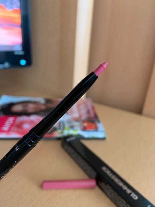 Konturówka do ust Pink Bouguet Avon szybka wysyłka