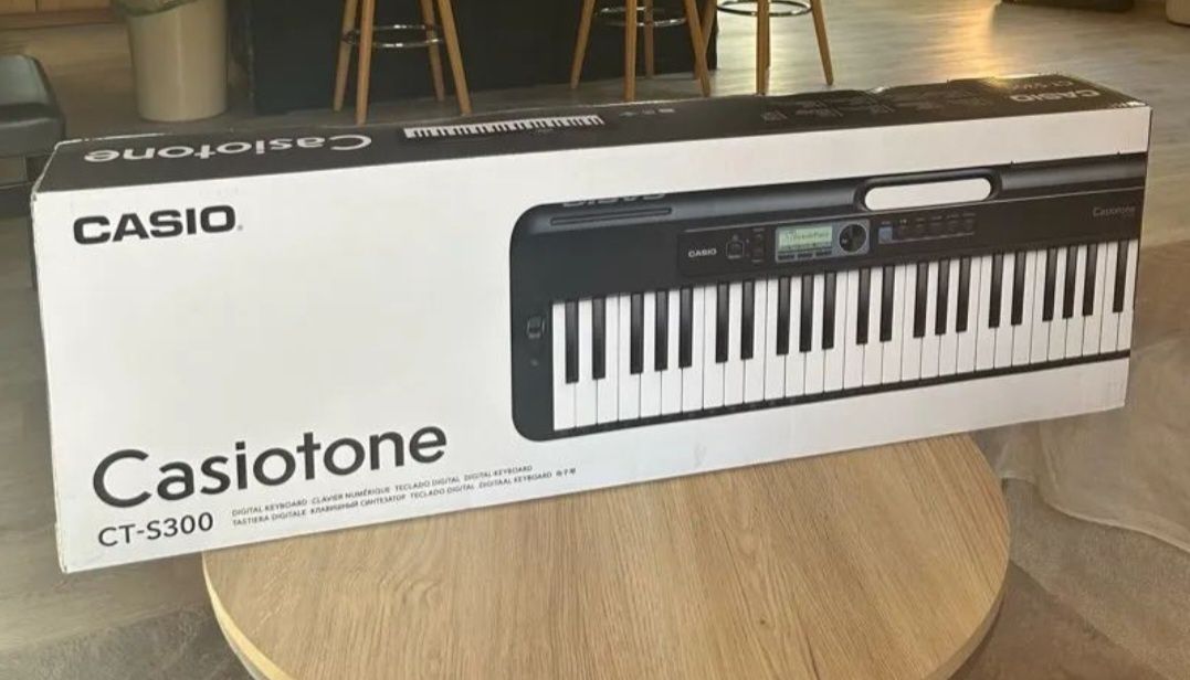 Синтезатор  Casio