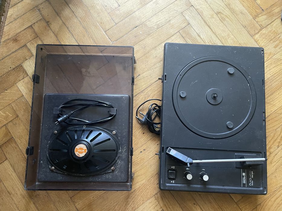 Gramofon unitra camping uszkodzony