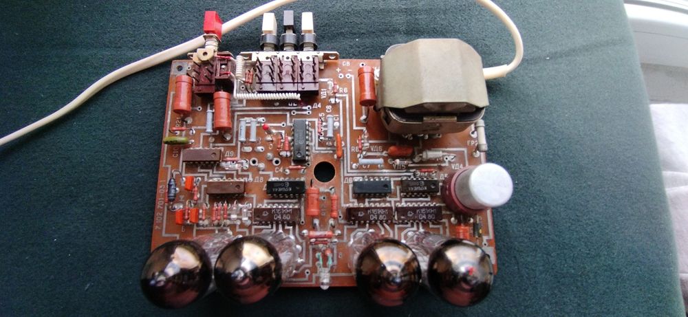 Ретрогодинник на газорозрядних індикаторах