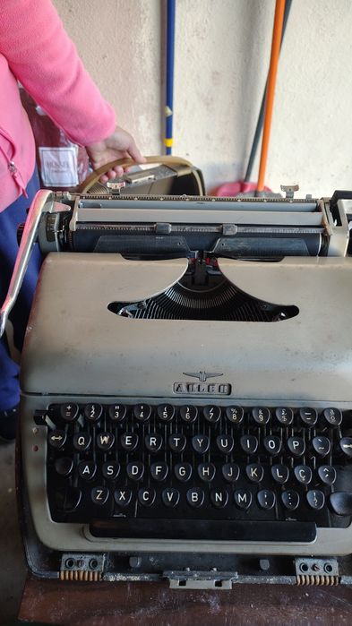 Máquina escrever Adler