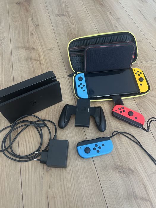 Nintendo switch oled plus dwie gry