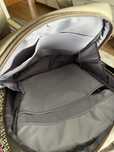 Mochila em tons terra