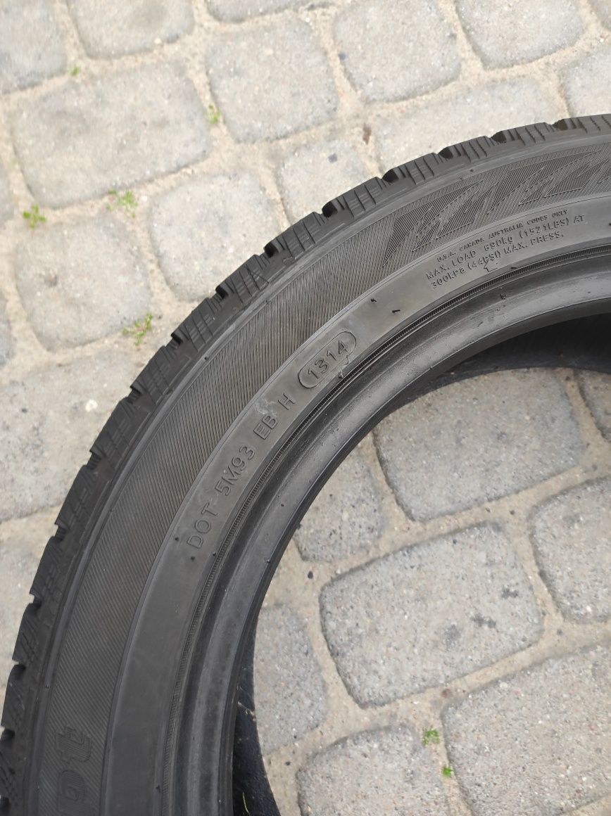 215.55.18 komplet opon zimowych Hankook