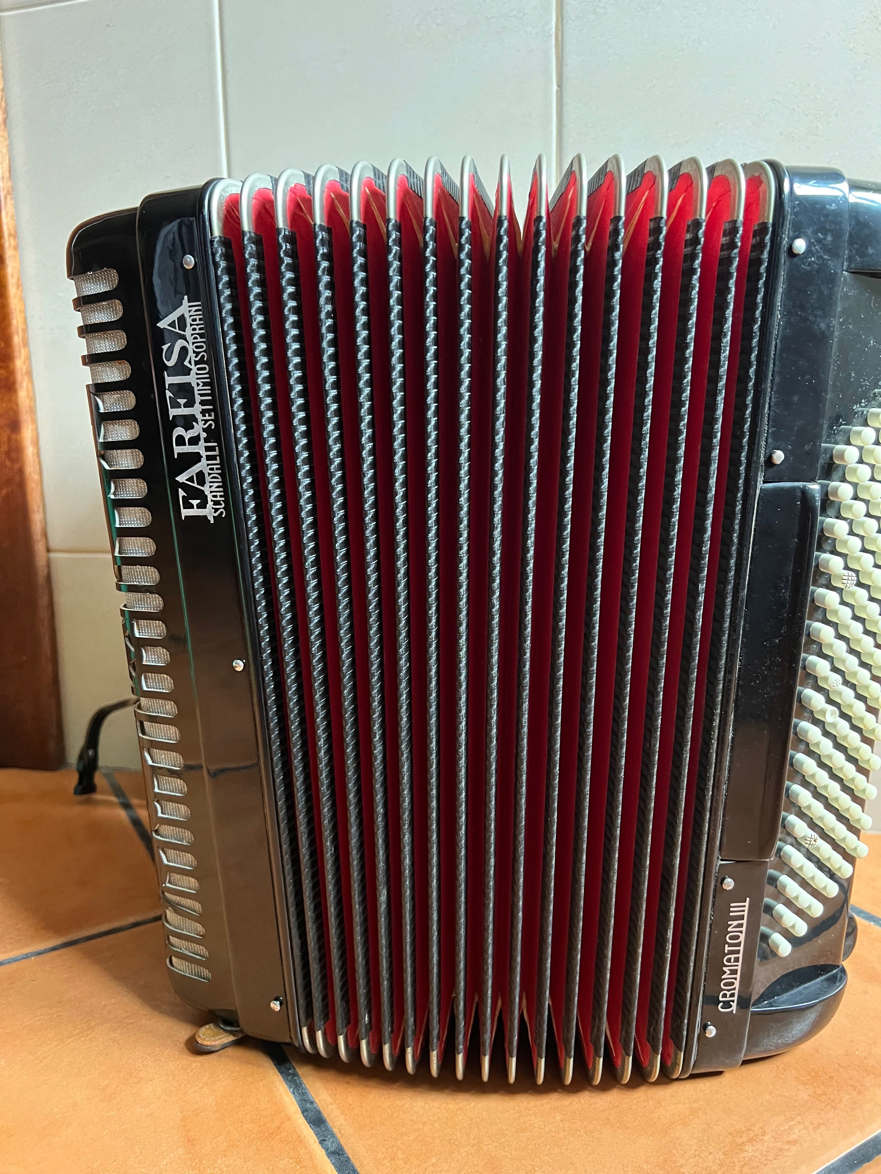Acordeão Farfisa Scandalli