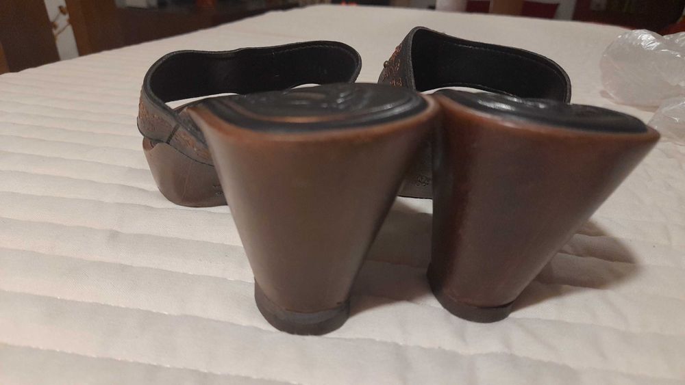Sandálias Grendha, cor preto e castanho, tamanho 40