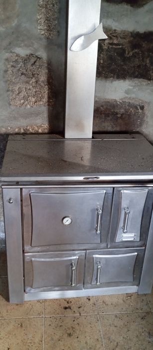 Fogão de lenha usado