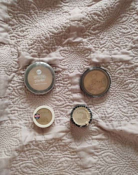 Rozświetlacz do twarzy bell cosmetics Lovely cien puder brązujący
