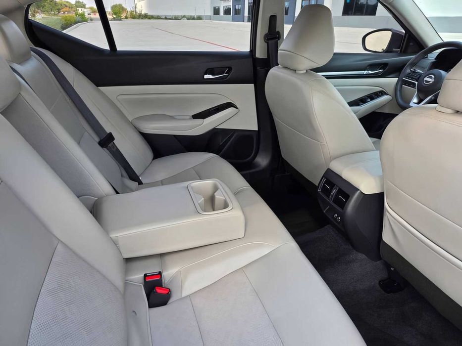 Nissan Altima      2024