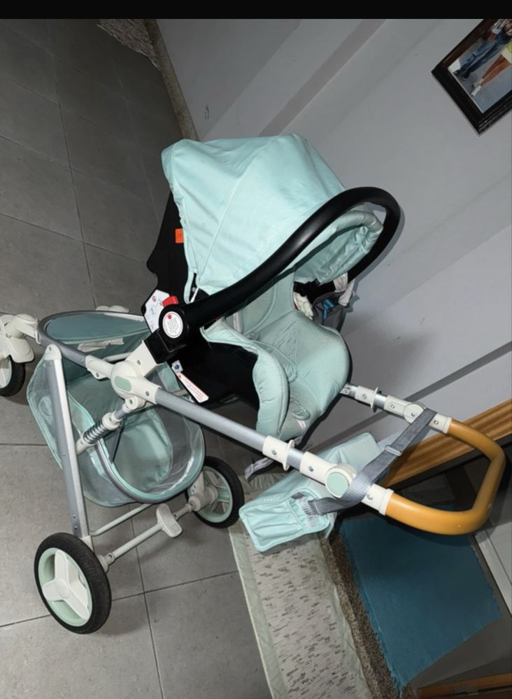Carrinho de bebe trio