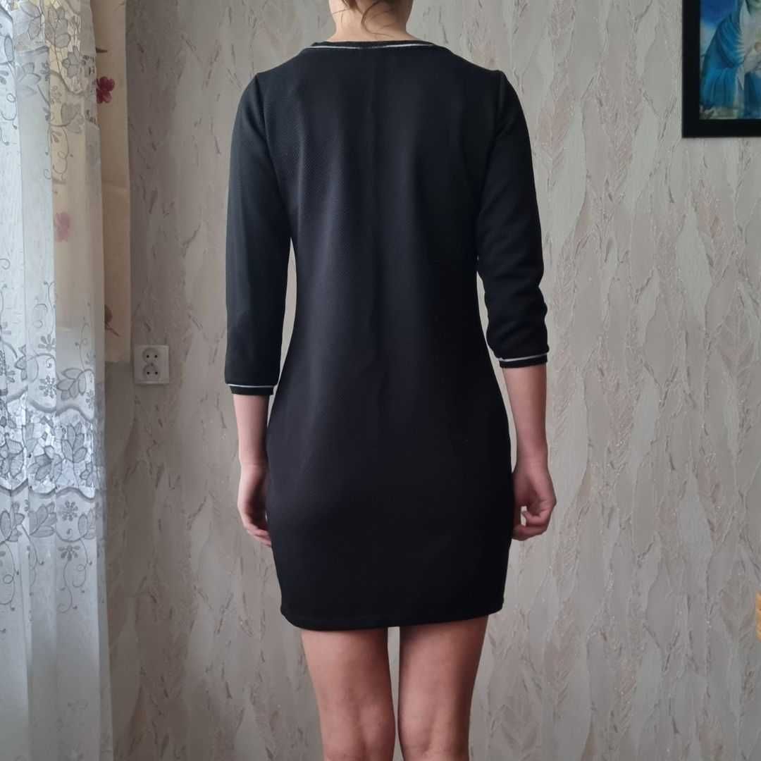 Czarna dzianinowa sukienka Reserved r. S