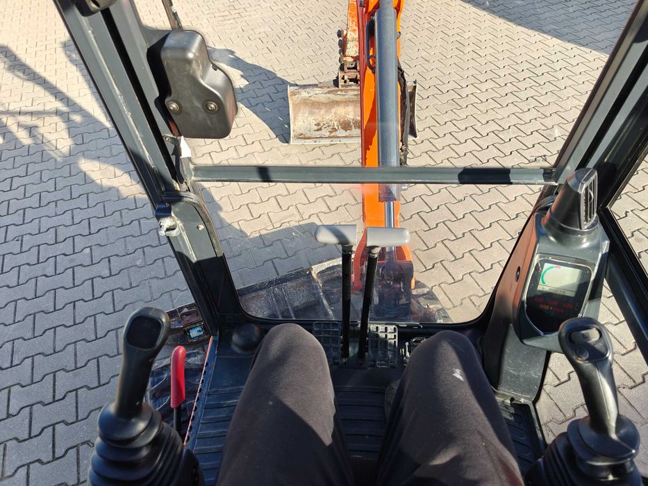 Minikoparka HITACHI  ZX19