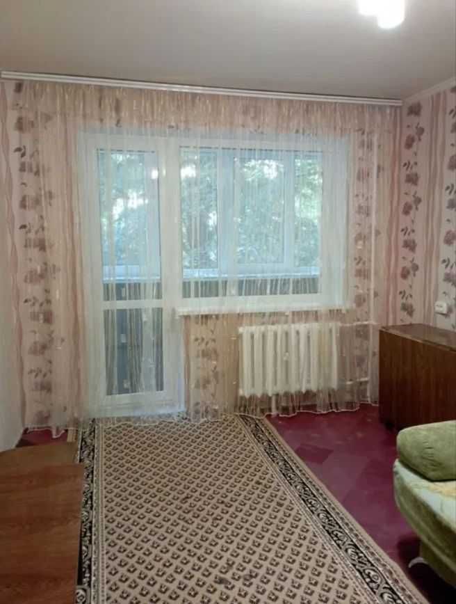 1 кім на середньому поверсі в районі ПОКРОВСЬКОГО (КОМУНАР) (716662)