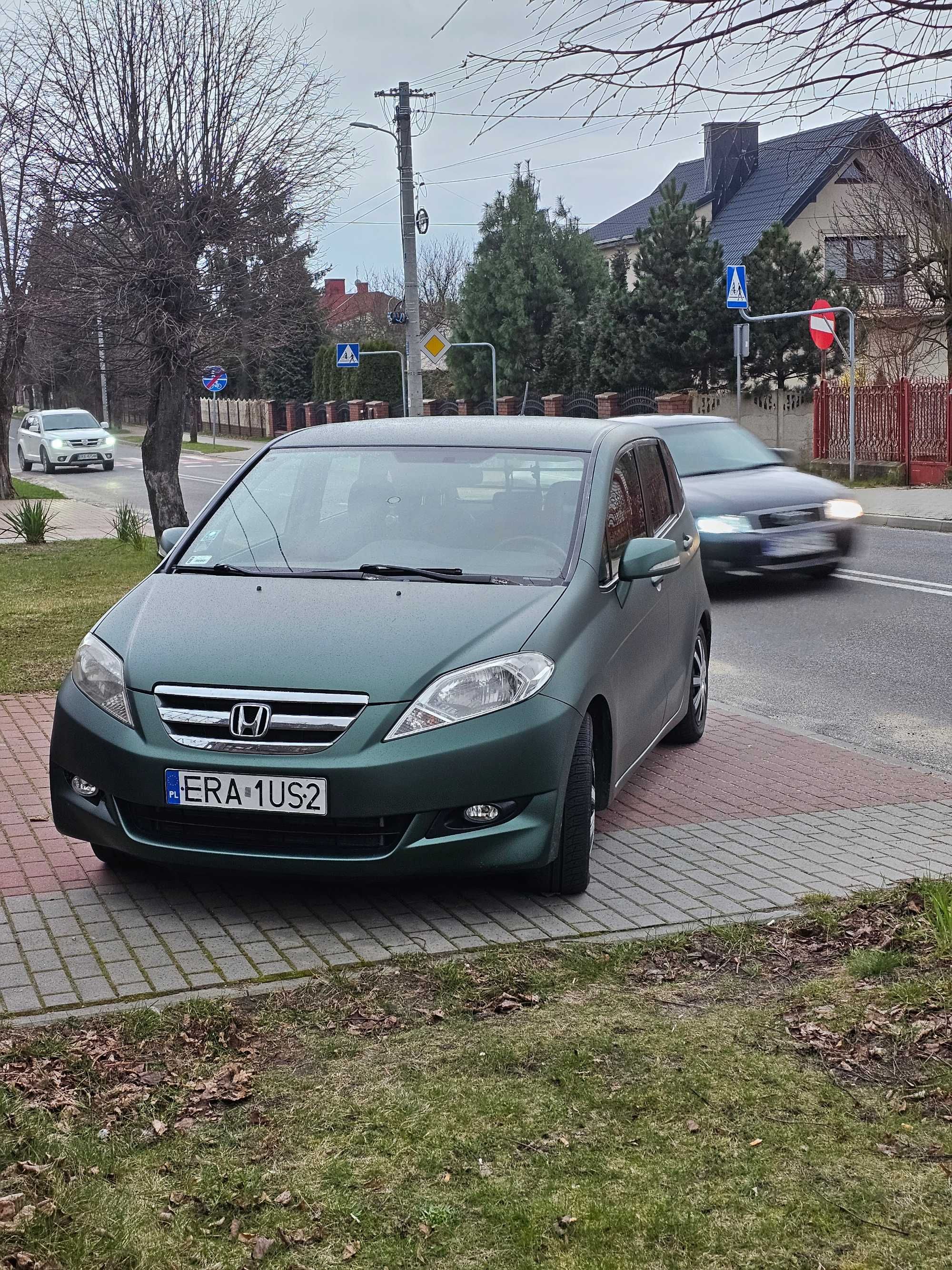 Zmiana koloru samochodu, oklejanie reklamowe, reklama wizualna.