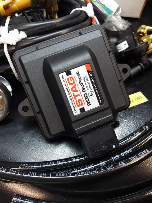 ГБО 4 покоління. Повний комплект. Балон, редуктор, форсунки, блок