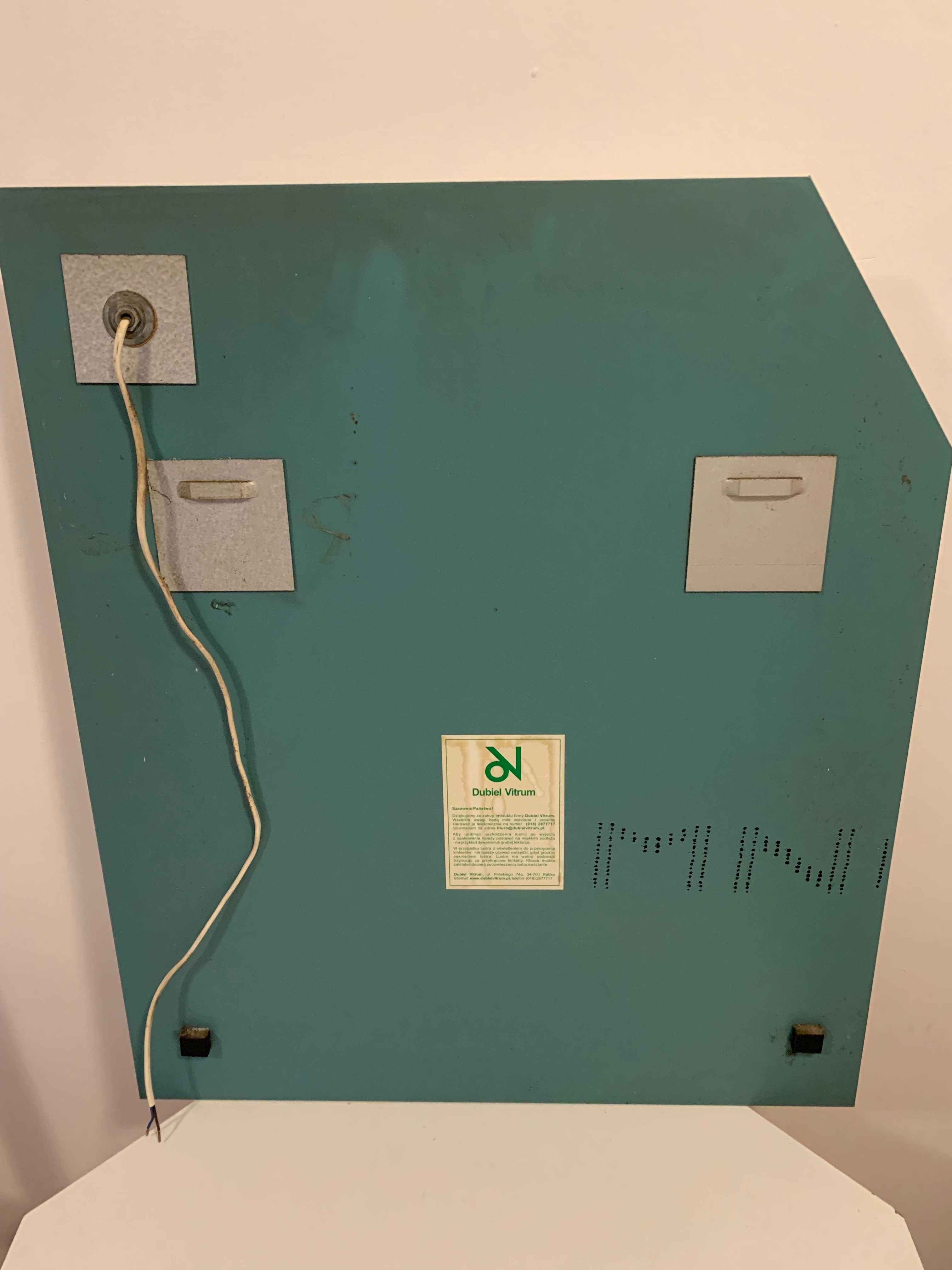 Lustro łazienkowe z oświetleniem i półką 55x65