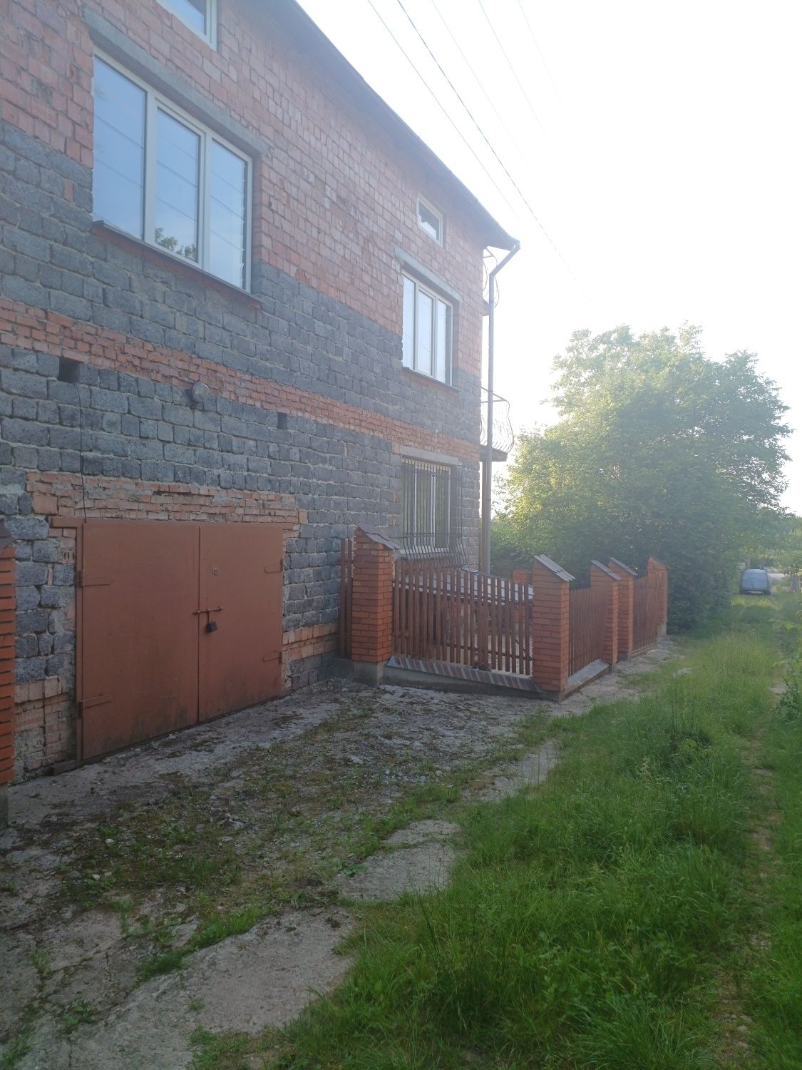 Продам терміново.1/2 частину: