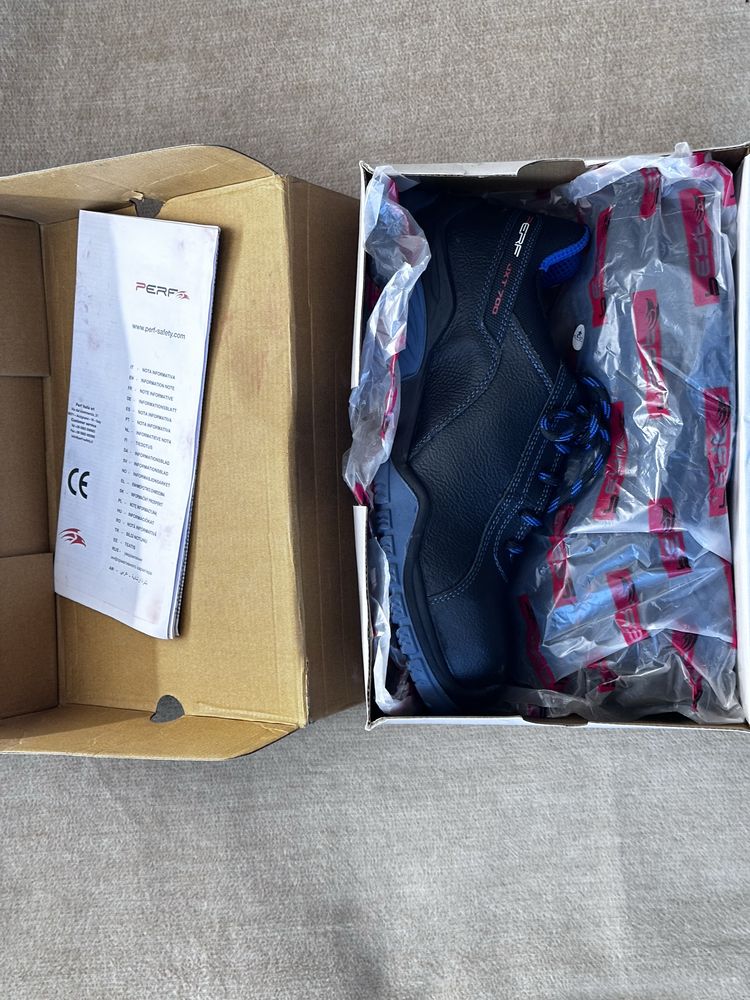 Nowe buty ochronne  robocze roz. 43 PERF TORNADO Low turva kingad S3