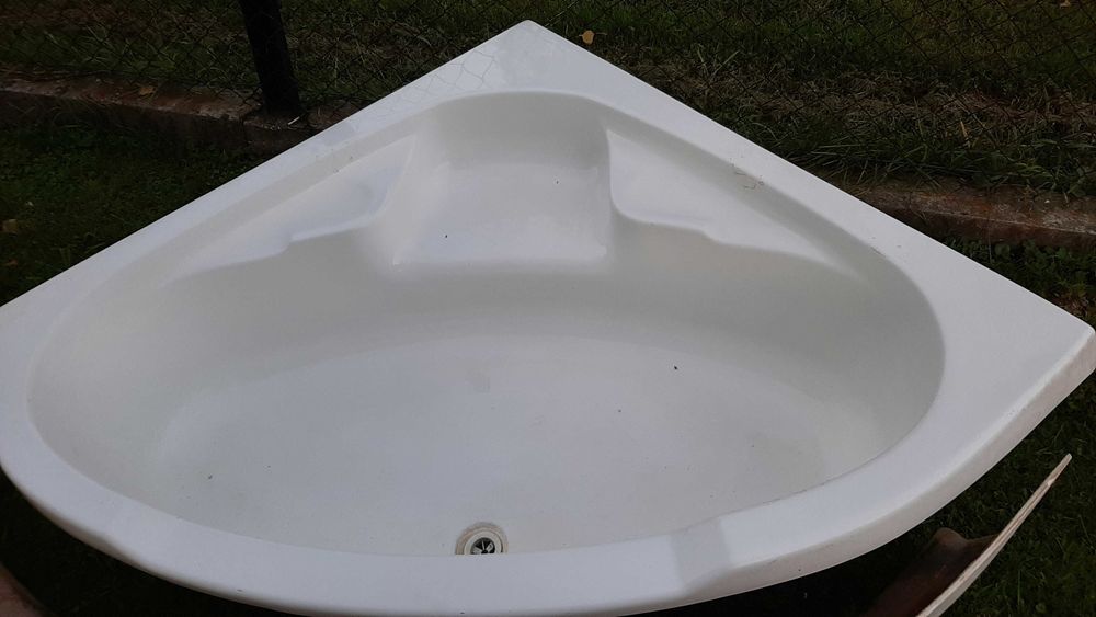 Wanna narożna z demontarzu