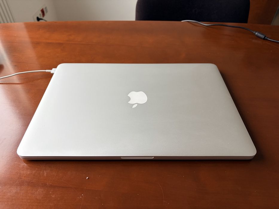 MacBook Pro 15 2015 i7 2,5 GHz/16GB/256GB, nowa bateria 25 cykli