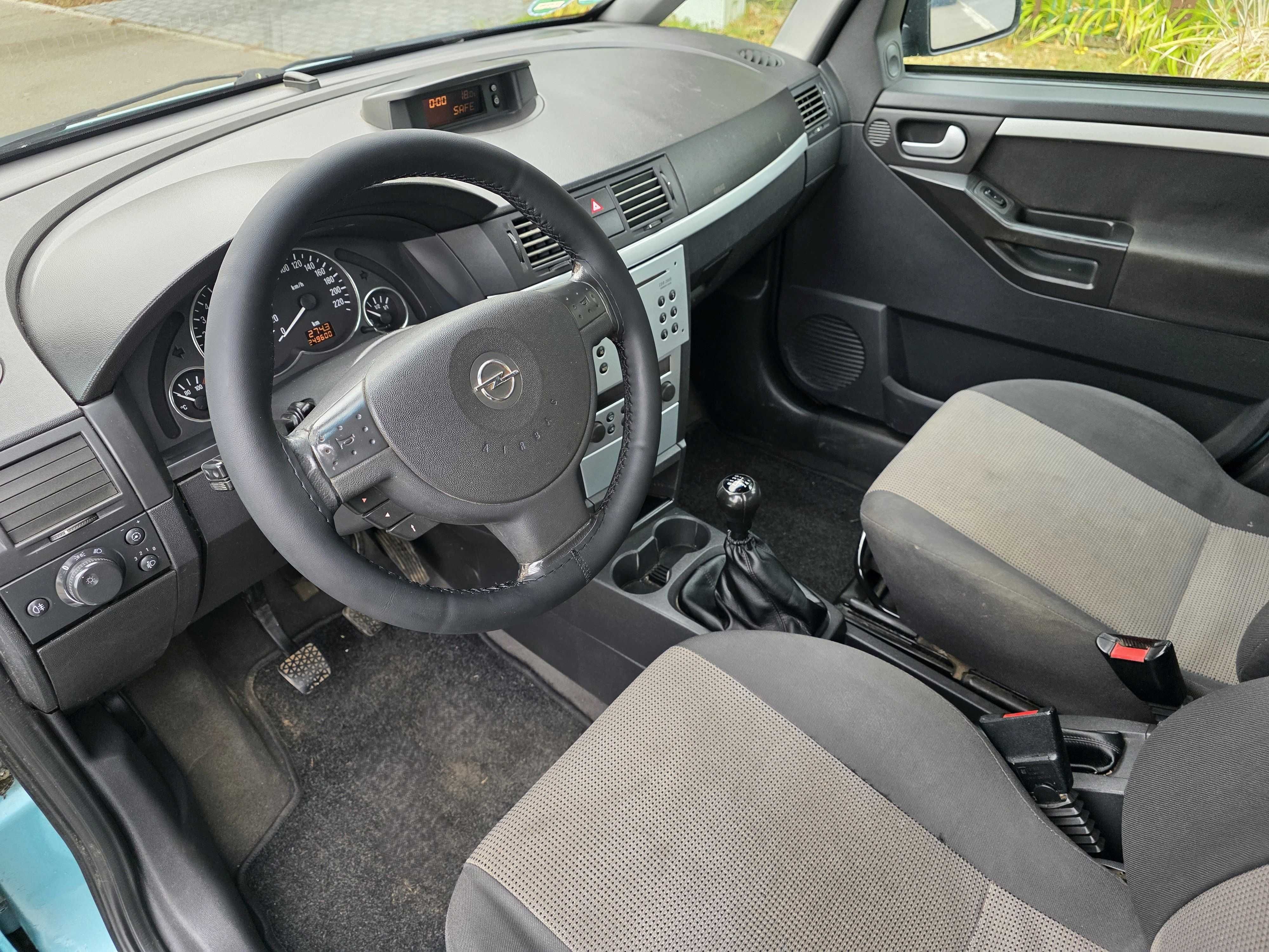 Opel Meriva 1,6 Benzyna 100KM 2004r, Hak, Klimatyzacja, Opłaty na Rok