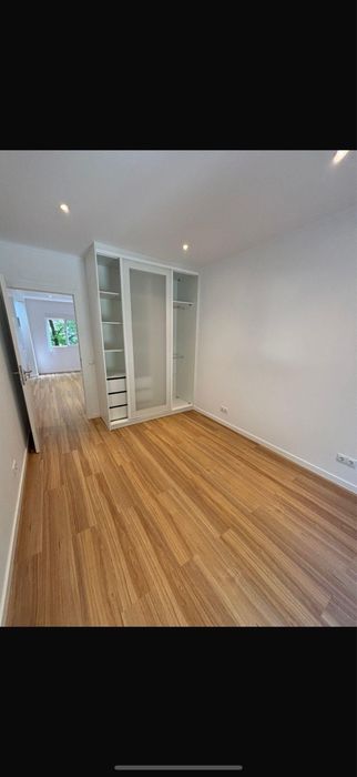 Quarto pra arrendar na encarnaçao ( lisboa) ao pé do metro .