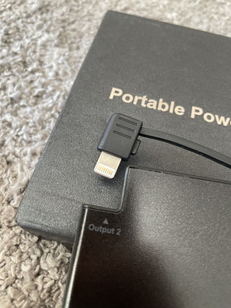 TNTOR Powerbank 3500 mAh czarny z kabelkiem do iPhone