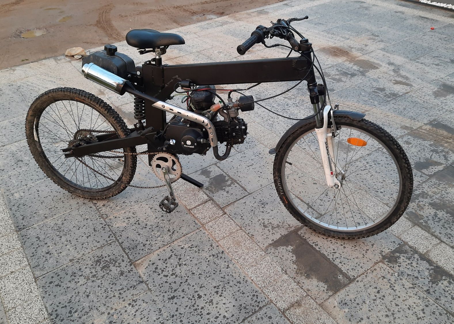 Rower z silnikiem 4t 50 cc 139fmb
