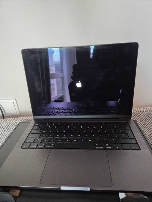 MacBook Pro (Late 2023) M3 Pro 11/14‑core, 18GB, 512SSD. Space Black