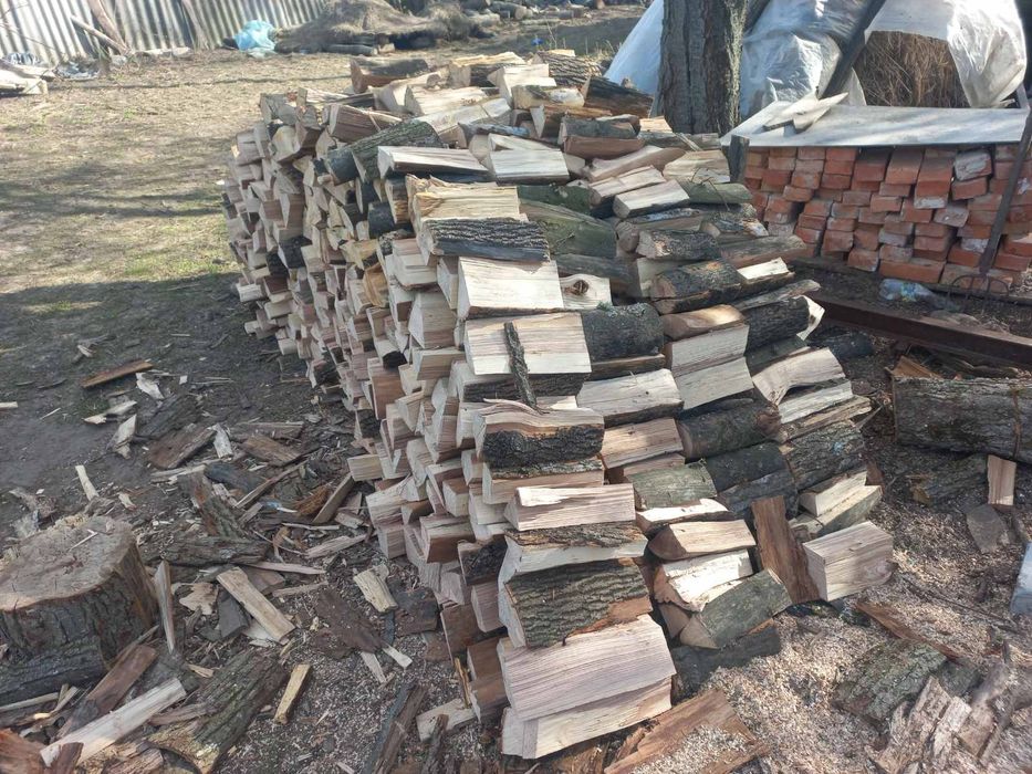 Рубані дрова твердих порід