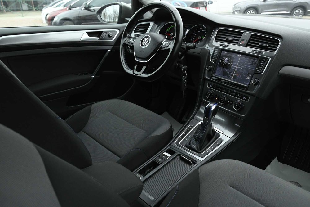 Volkswagen e-Golf 2015