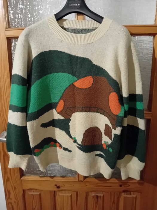 bardzo ciekawy sweter z motywem grzybka ciepły jak nowy rozmiar m