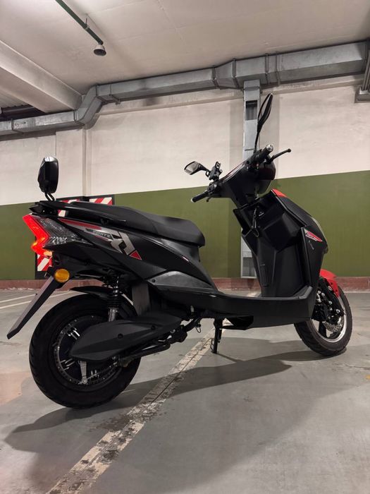 Електроскутер Forte Leon 2025