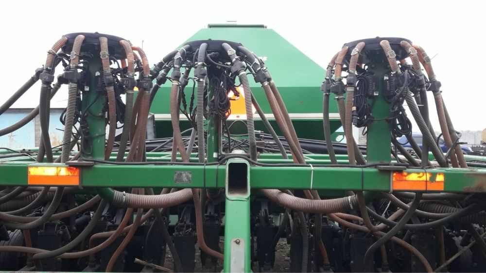 пневматична сівалка Great Plains NTA 3510 с бункером ADC 2230