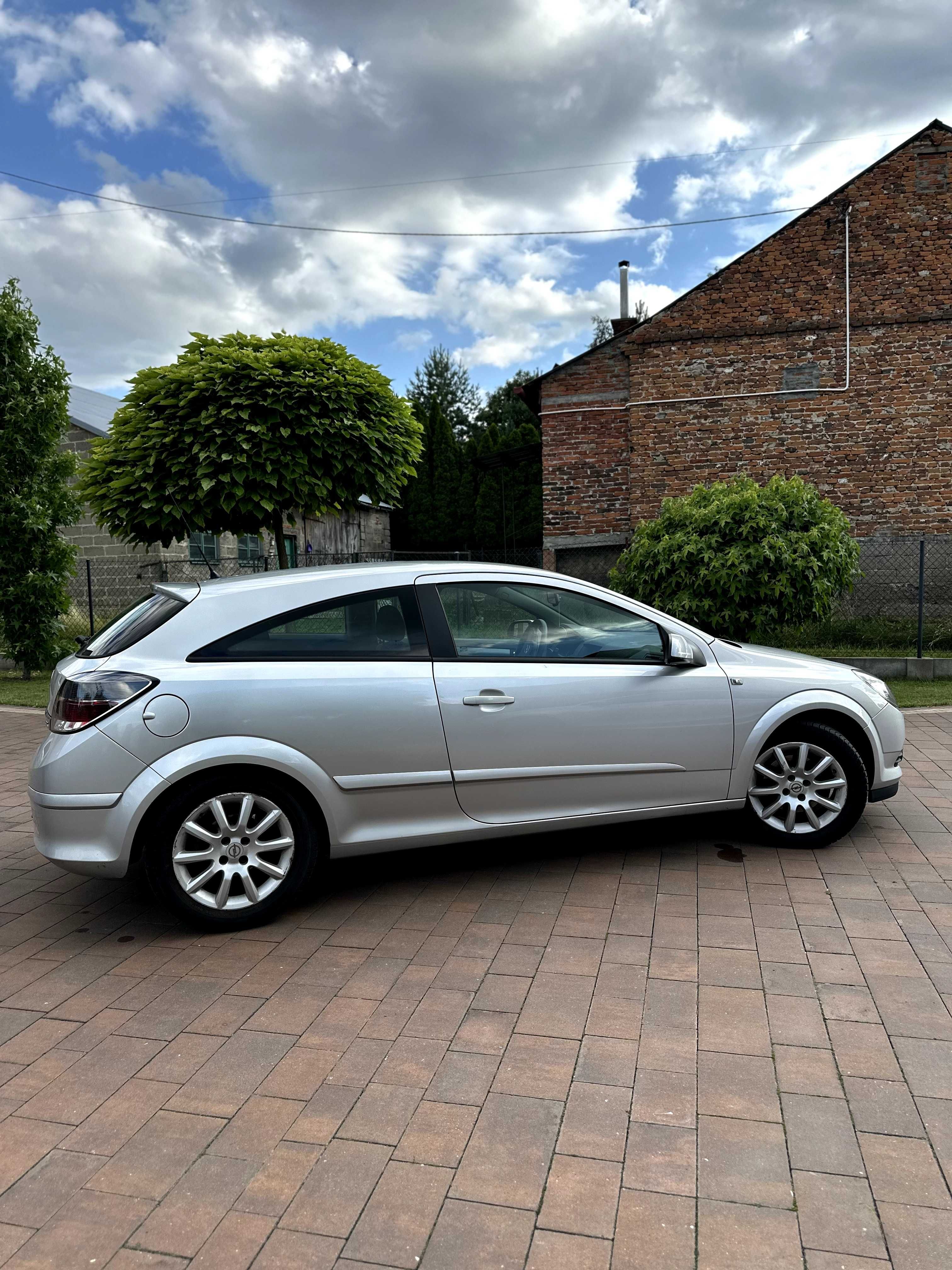 Opel Astra H GTC 1.6 + LPG
