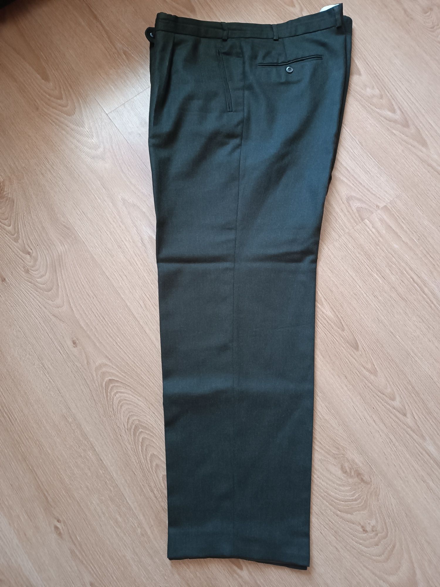 Bardzo elegancki garnitur dla myśliwego / myśliwski - szyty na miarę.