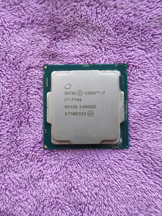Процесор Intel Core i7 7700