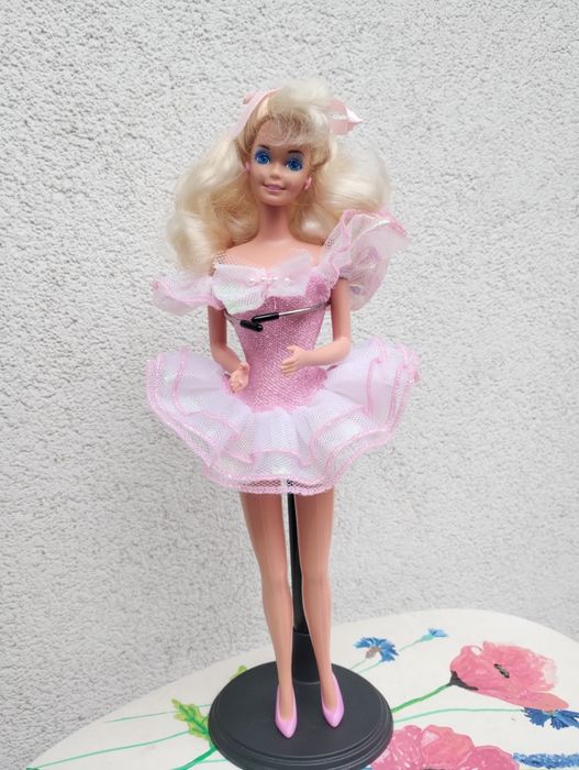 Lalka vintage Pretty Surprise Barbie 1991