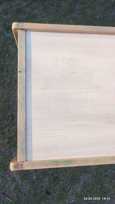 Krzesełko do karmienia drewniane