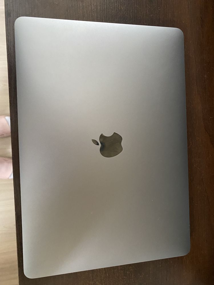 MacBook 13.3” 2018 core i5 16Gb 128SSD / True Tone Retina