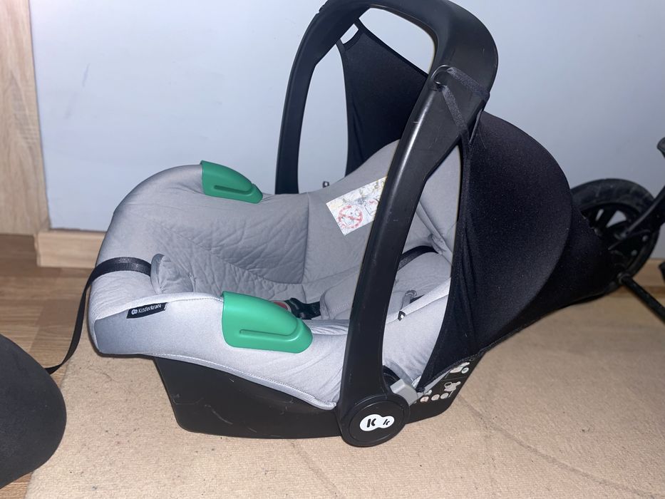 Vendo carrinho e obinho kinder kraft usado mas em bom estado