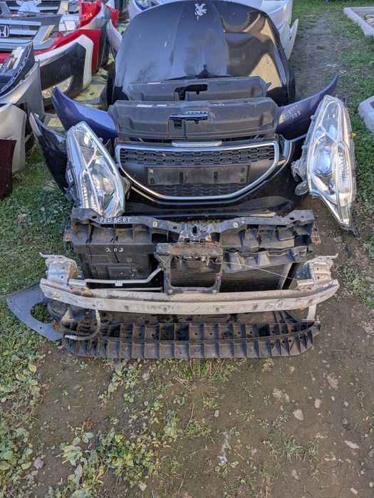 Передній бампер фари телевізор радіатори  комплект peugeot 208 2011-
