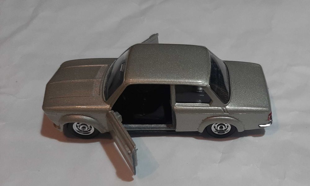 Miniatura Solido Bmw 2002 escala 1/43