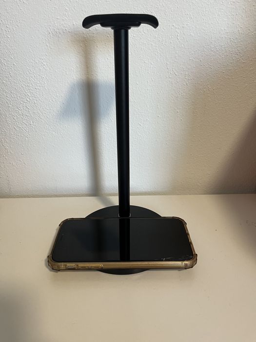 Base para headphones com wireless charger