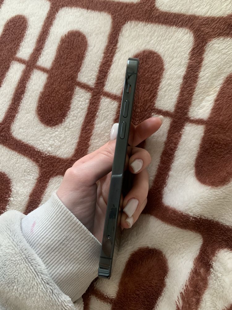 Iphone 12 pro 256gb + 2 чехла