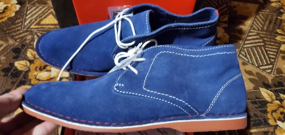 Майже Нові шикарні черевики дезерти Pierre Cardin оригінал.