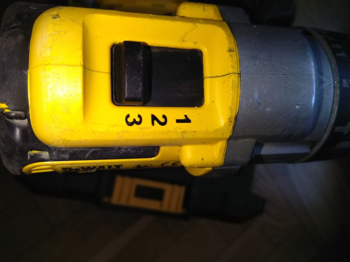 Wkrętarka wiertarka Dewalt DCD996 Super Mocna udar 3-biegi 95Nm  2x5ah