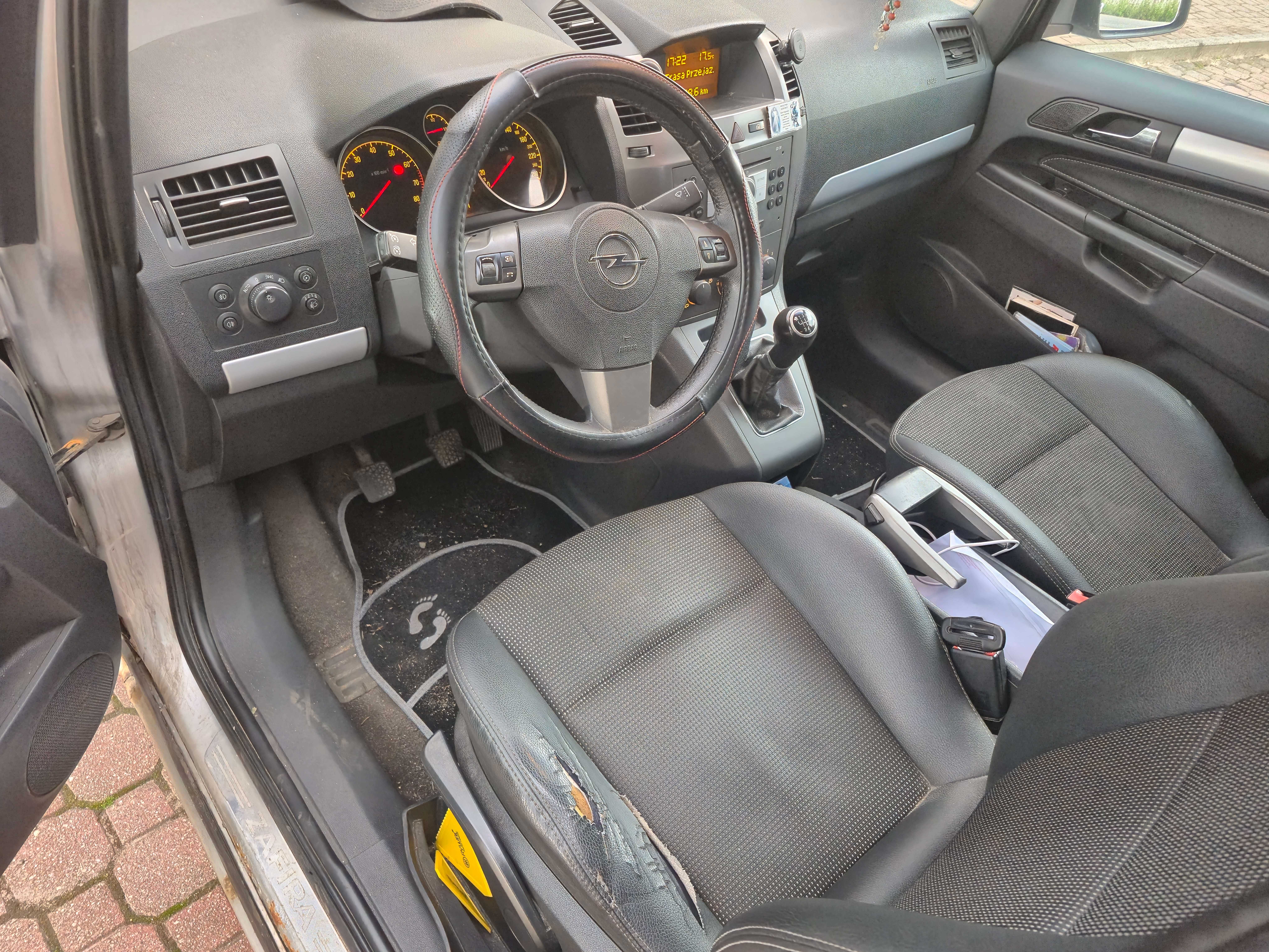 Opel Zafira B 2006r. benzyna