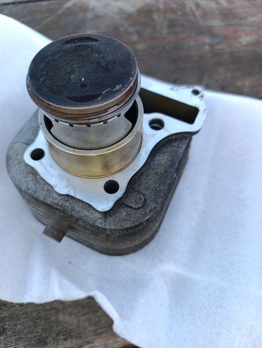 Поршнева Сузукі адрес 125