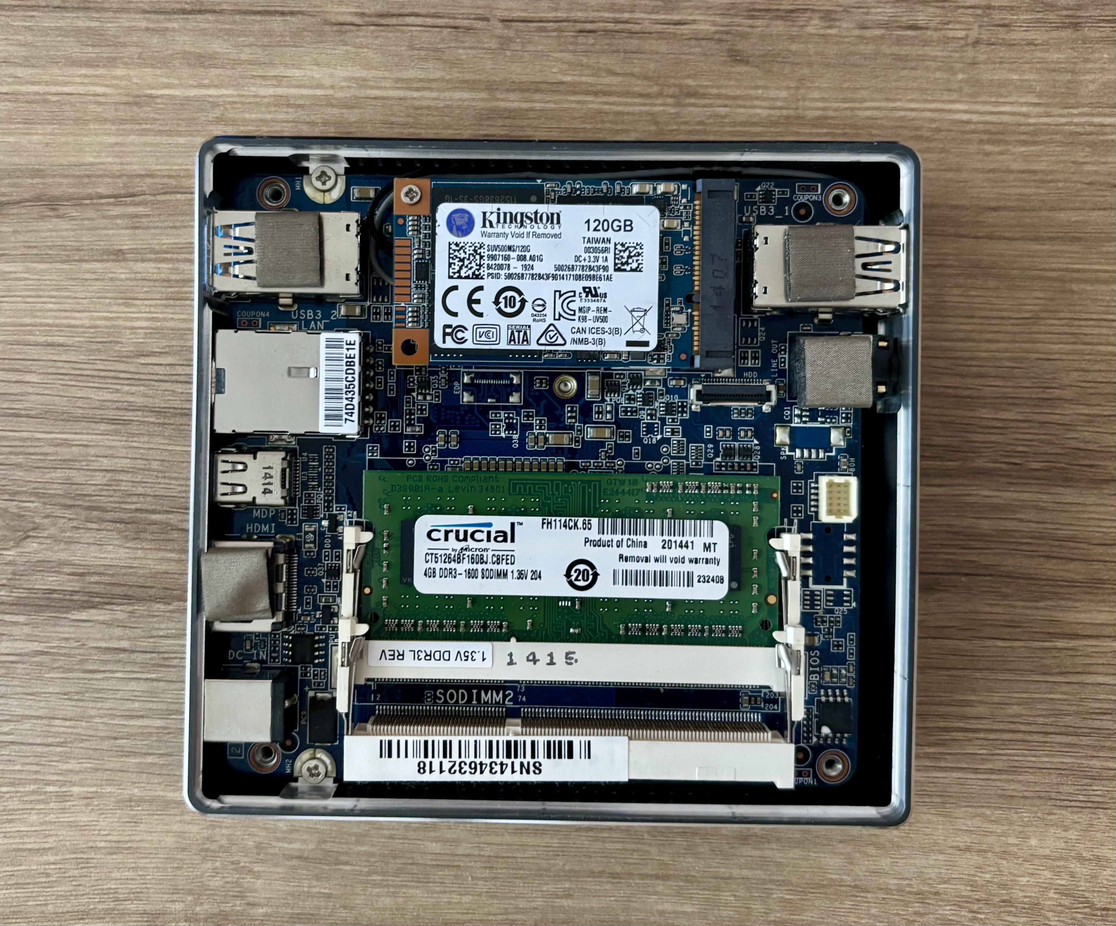Komputer mini PC Gigabyte Brix GB-BXi3-4010